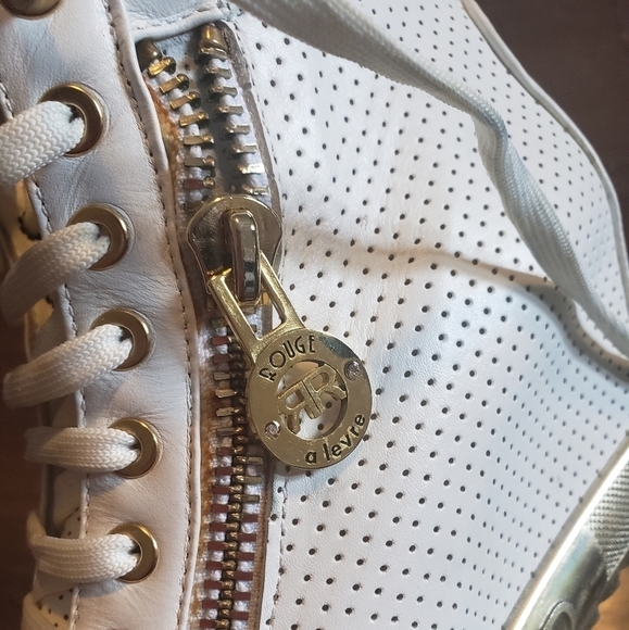 Rouge À Lèvre Trend Leather Wedge Bootie - Picture 9 of 14